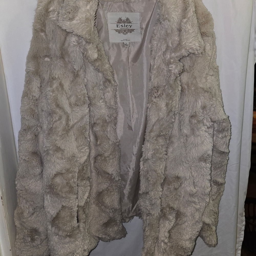 Esley Faux Fur Jacket in Cream